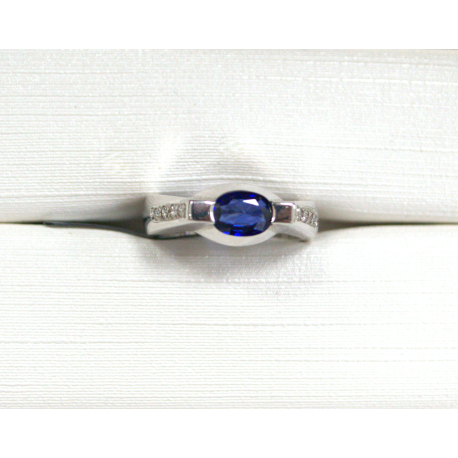 ANILLO ORO BLANCO Y ZAFIRO