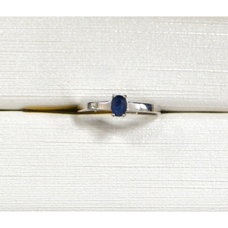 ANILLO ORO BLANCO Y ZAFIRO