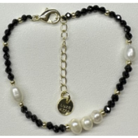 PULSERA BLANCA Y NEGRA